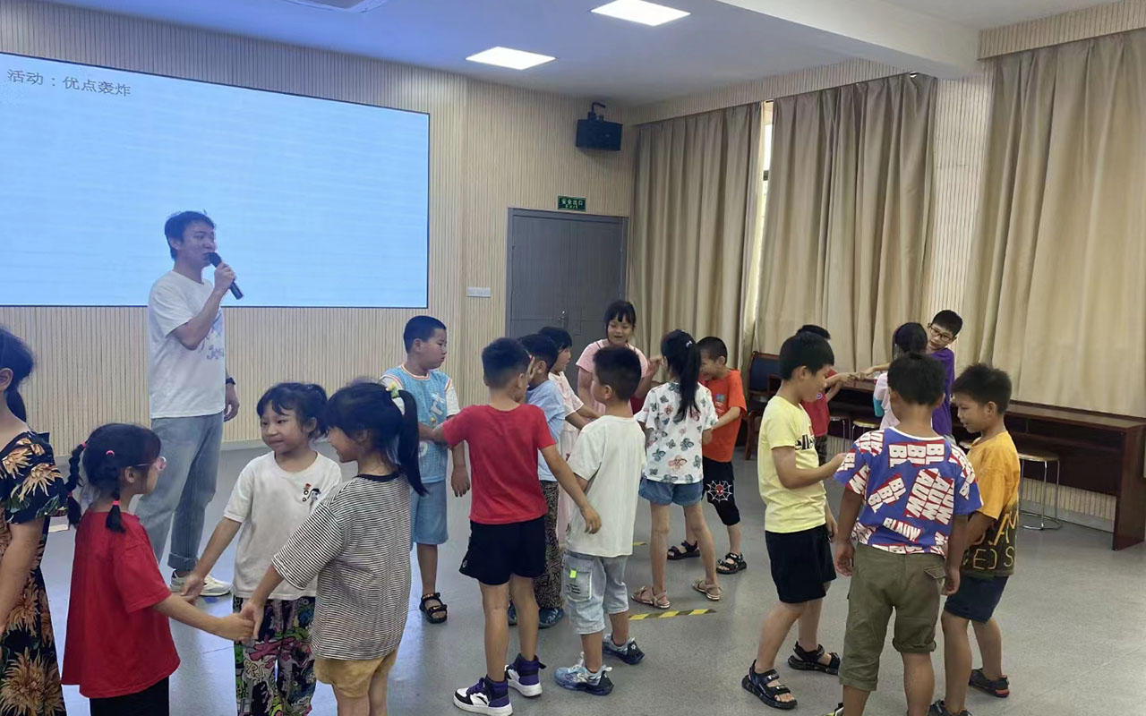 兰西龙观乡中心学校